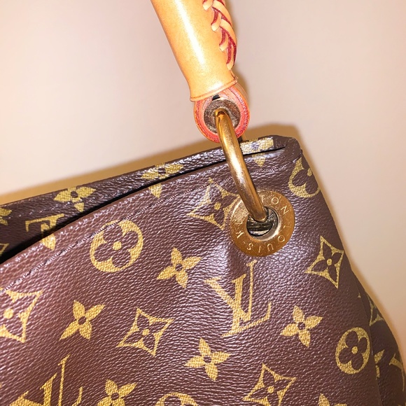 Louis Vuitton Artsy MM Monogram Bag - Picture 5 of 12